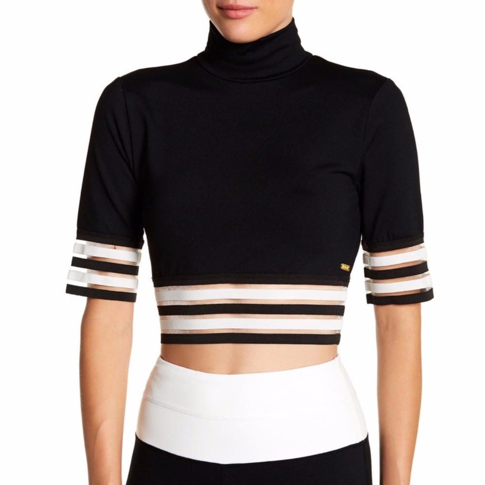 Chicest Black & White Prjon Turtleneck Crop Tee